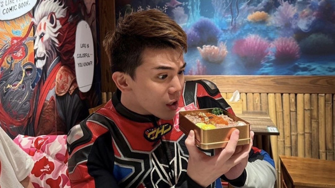 孙生全副武装开箱超哥日本料理店醋饭。(图／soon6669 IG)