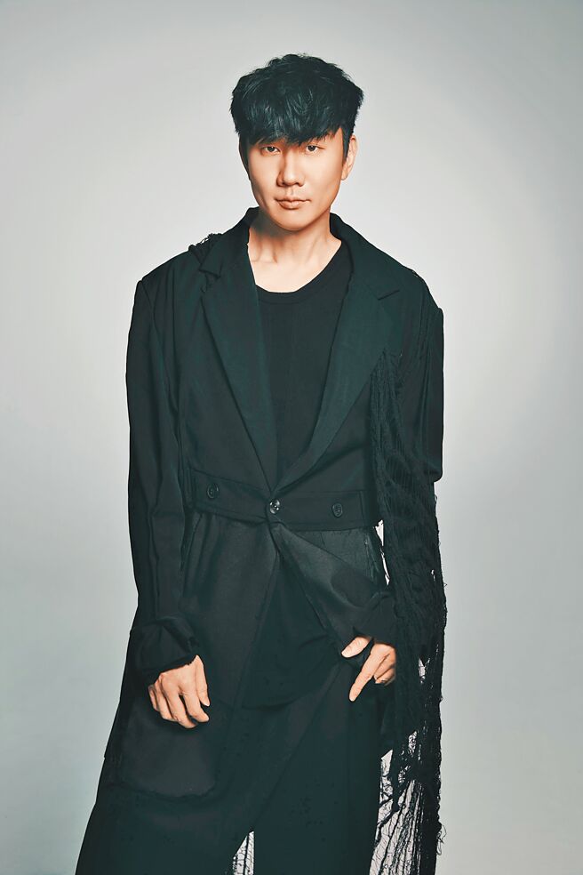 林俊傑以〈孤獨娛樂〉奪下2023 Hit Fm年度百首單曲冠軍。（Hit Fm聯播網提供）