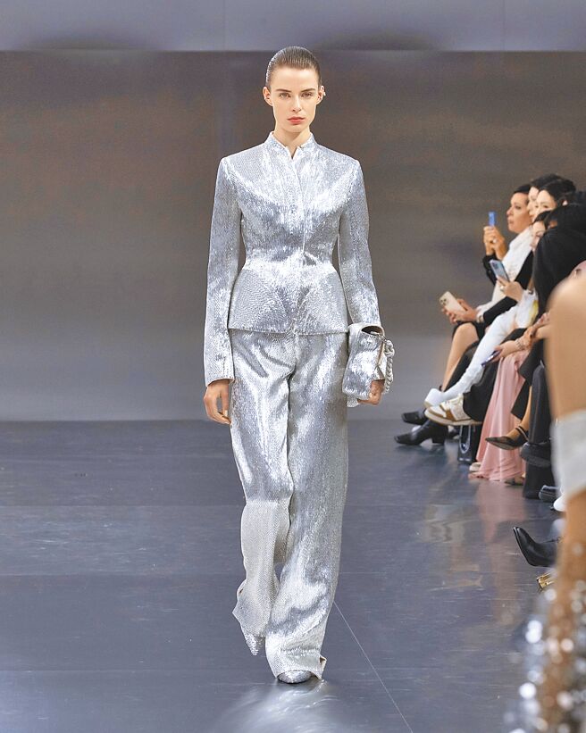 對Kim Jones來說，他本意是創作出人能駕馭的服飾，而非服飾駕馭個人。（Fendi提供）