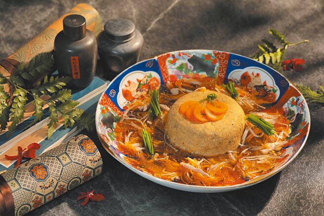 顶级台菜餐厅「山海楼」向林明灿师傅请益，推出「八仙升官炖」经典台菜。（山海楼提供）