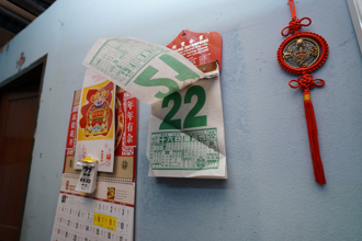 外送員誤闖無人老屋 情纏「掛曆女郎」病3日... 網發毛：在抓交替