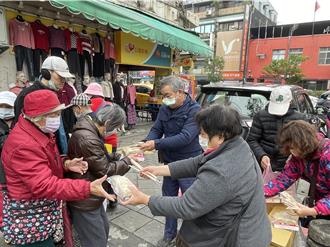 大家有飯吃！艋舺「刈包吉」今發750顆饅頭 下周發500個便當