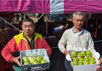 燕巢芭棗王出爐！林仙進、陳昱儒勇奪芭樂組、蜜棗組冠軍