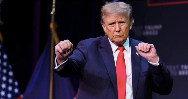 川普2024年1月21日在美国新罕布夏州罗切斯特举行初选前集会。（路透）