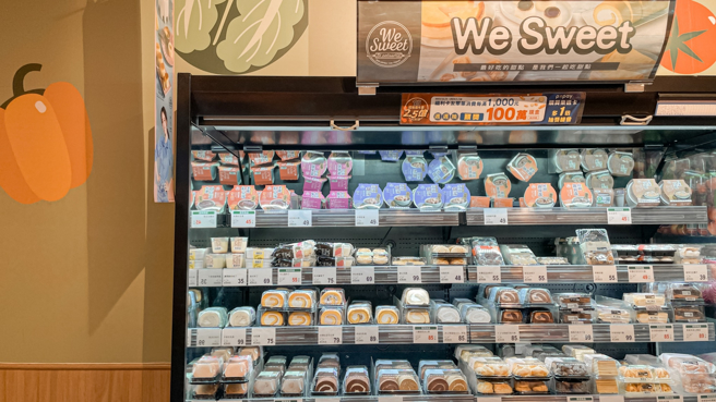 全联除贩售各式家庭用品外，不定时推出系列的甜点。（图／示意图，记者杨雅婷摄影）