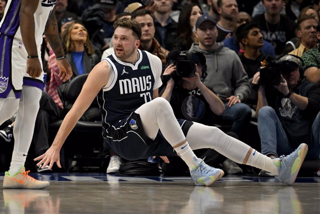 東契奇28日拿下大三元數據。(路透)