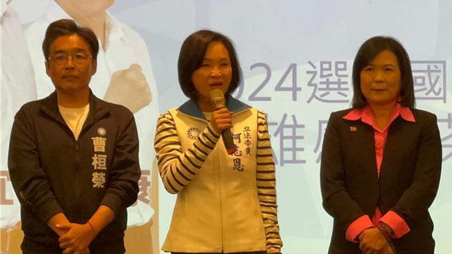 柯志恩强调，与另外2位不分区立委会在高雄设联合服务处，会与地方议员好好配合，帮助争取中央协助，「这场感恩会完就是打仗的开始，希望在2026年让高雄看到真的蓝天」。（柯宗纬摄）