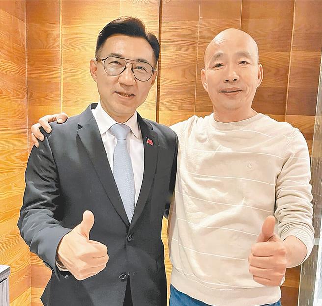 民眾黨主席柯文哲要求藍綠候選人到黨團溝通，國民黨院長參選人韓國瑜29日上午9時將拜訪民眾黨團。左為立委江啟臣。（摘自韓國瑜臉書）