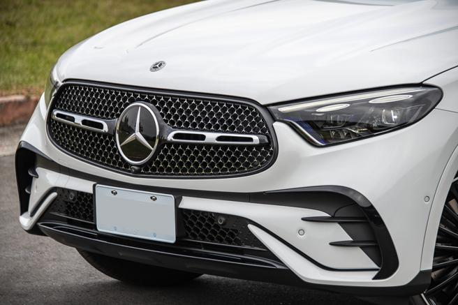 车头造型运动感十足。（陈大任摄）