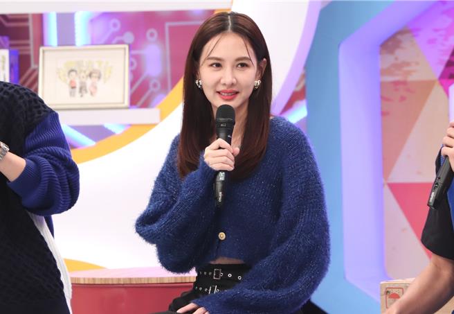 李多慧大讚安心亞屁股很好看。（中天綜合台提供）