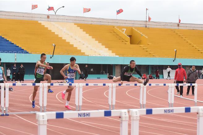 钱宥任起脚领先并破大会。（苗栗县政府提供／李京升苗栗传真）