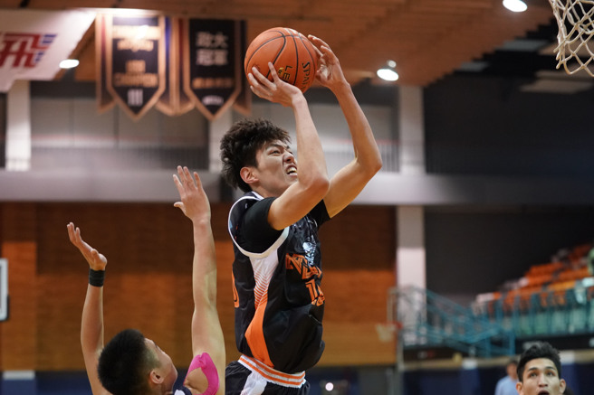 國立體大胡晉豪攻下10分、7籃板、4助攻。（大專體總提供）