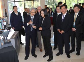 推動量子科技 蔡英文盼中研院扮火車頭協助建立產業鏈