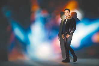 新專輯解密內心 小春穿搭走回神祕