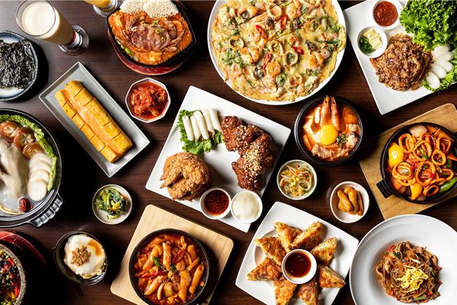 「涓豆腐」针对企业推出「8人尾牙春酒宴」优惠专案，原价6538元直接下杀85折，优惠价5588元，平均每人699元。(豆府餐饮集团提供)