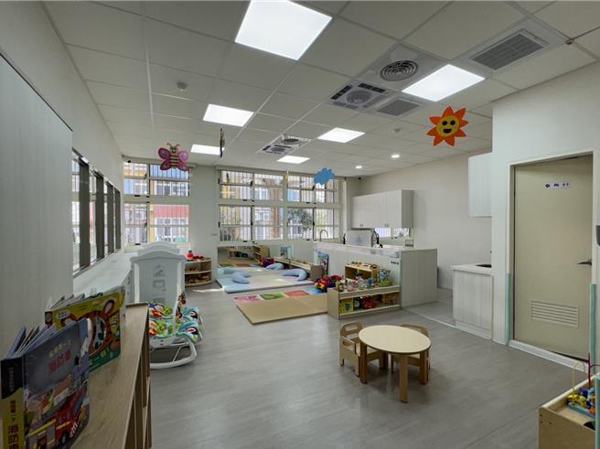 台中第40座、龙井区第1座公托「龙津国小托婴中心」29日上午举办开幕典礼，预计收托28名2岁以下幼儿。（潘虹恩摄）