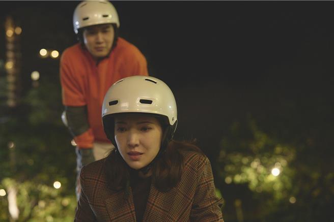 许玮宁一声「好痛」让观眾泪崩，后为柯震东。（公视、MyVideo提供）