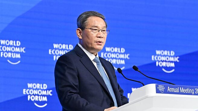 大陆国务院总理李强主政下的股市救市措施坚守「治本优于治标」原则。图／新华社