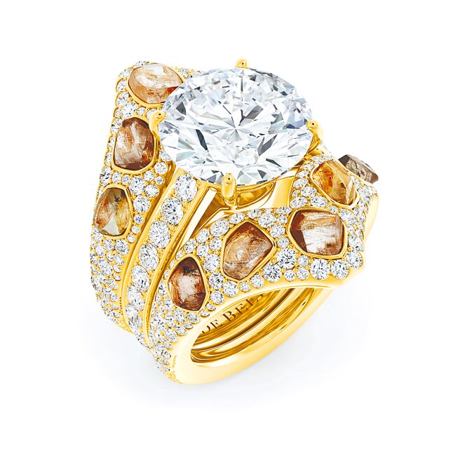 De Beers Forces of Nature系列長頸鹿戒指，800萬元。（De Beers提供）