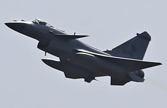 殲-10CE戰機9鬥颱風 瘋傳它贏了