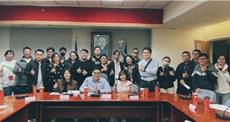 藍高雄青工幕僚世代接棒 喊話黃昭順「留下來繼續打拚」