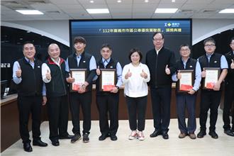 嘉市公車4優良駕駛都有「這特徵」 黃敏惠頒獎表揚