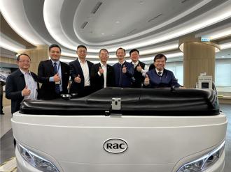 華德示範型電動大巴 每輛主動降價60至100萬元