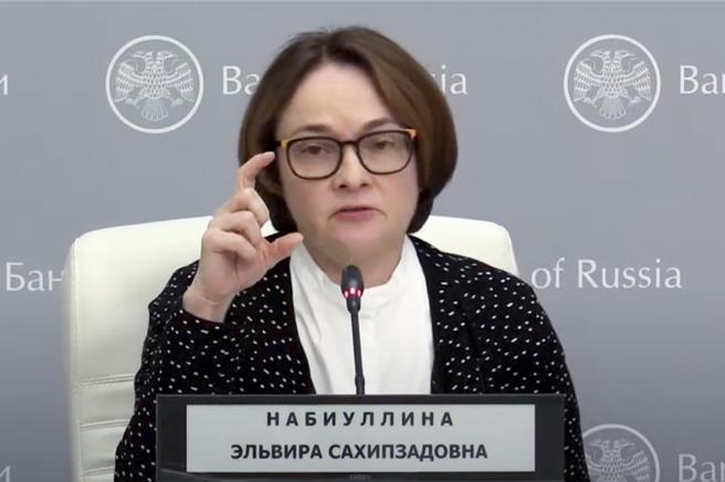 俄罗斯央行行长纳比乌琳娜指出，人民币在俄罗斯出口结算中的份额，两年来从0.4％达到34.5％，增长85倍。（美联社资料照片）