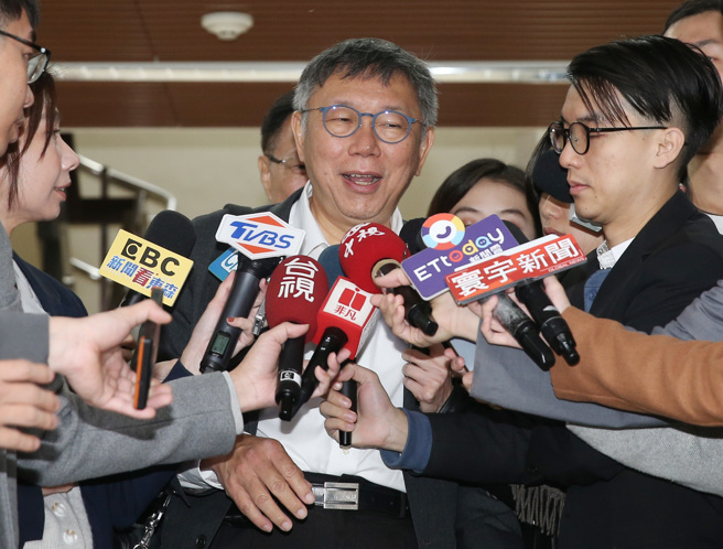 民眾黨準立委指出，若黨團和黨主席柯文哲(圖)的共識就是分裂投票，那也算「團進團出」，前柯幕僚吳靜怡直言，團進團出可能就是「團進藍，中又出了綠」的綠白合。（資料照/姚志平攝）