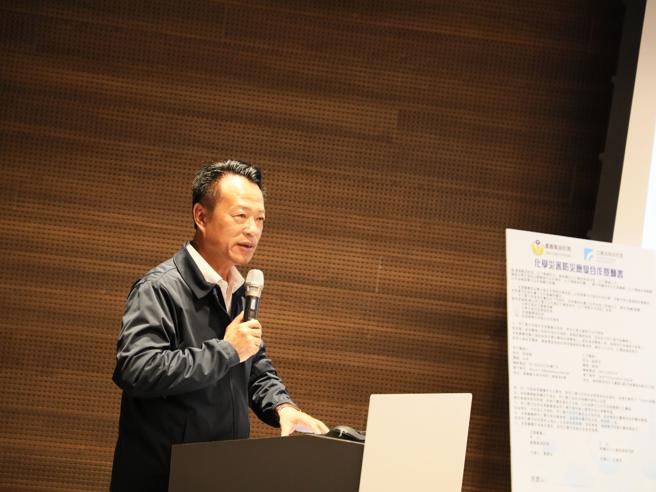 翁章梁表示签署MOU强化嘉义县化灾应变量能，成为农工大县迈进与蜕变的重要基石。（图片来源：嘉义县消防局提供）
