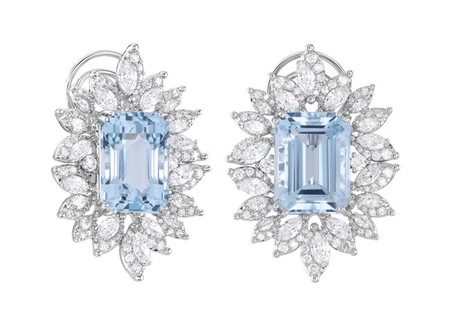 DAMIANI Absolute Emozioni 海水蓝宝石耳环，97万7000元。（DAMIANI提供）