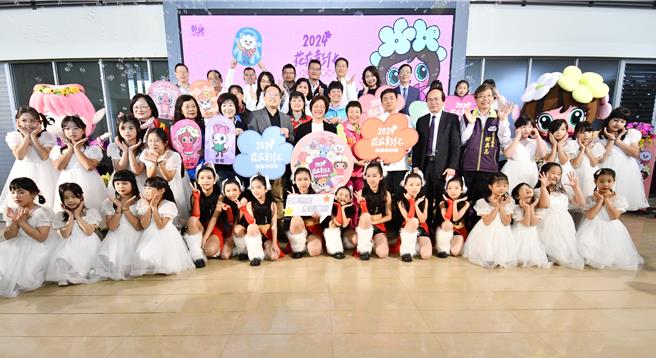 彰化春節旅遊首選「2024花在彰化」將於大年初一至十六在溪州公園重磅登場，彰化縣政府30日上午在縣府中庭舉辦宣傳記者會。（彰化縣政府提供／吳建輝彰化傳真）