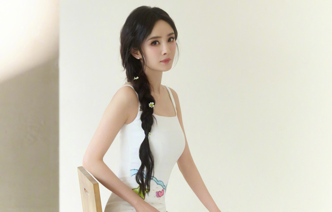 楊冪接受訪談吐露真實心聲。（圖／楊冪工作室 微博）