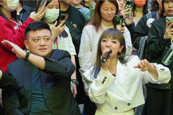 丁噹日前南下高雄举办「丁噹mic霸狂唱会」。（相信音乐提供）