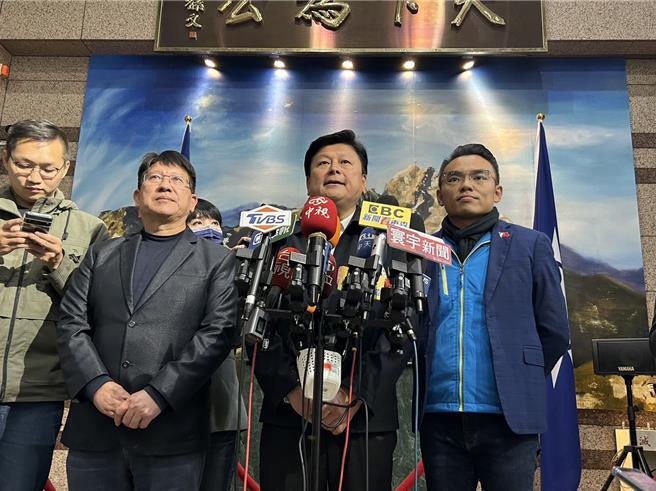 新一屆國民黨立法院黨團今在黨中央召開首次黨團會議，新任總召傅崐萁受訪。（張薷攝）