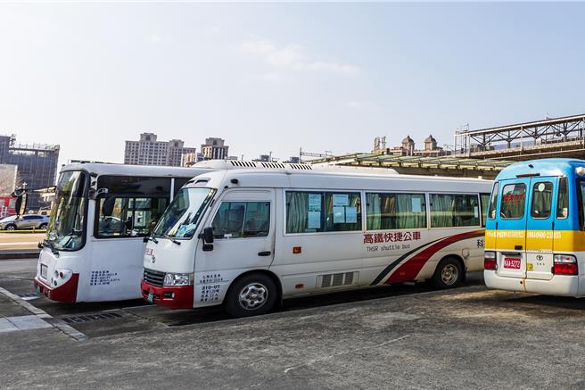 新竹县政府为满足通勤及通学族搭乘公车转台铁需求，试办「快捷7号」和「5900」2条免费跳蛙公车，将在2月16日上路。（罗浚滨摄）