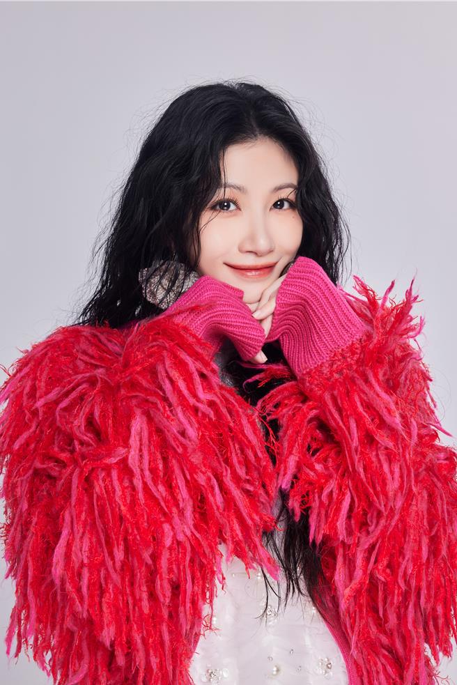 李千娜推出新歌〈你成了我好多個誰〉。（劇樂蹦娛樂提供）