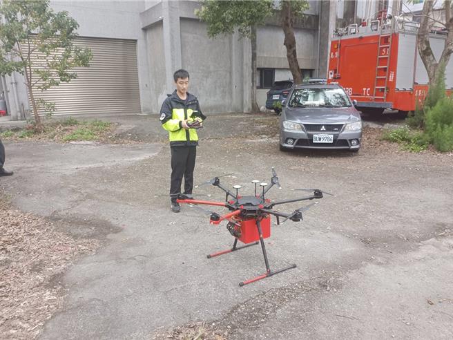 救灾用无人机功能则可以远端遥控操作。（宜兰县消防局提供／吴佩蓉宜兰传真）
