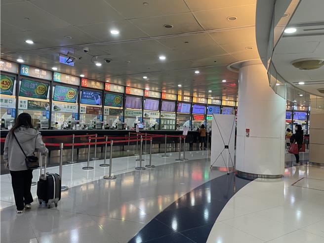 國道客運售票窗口。（蔡亞樺攝）