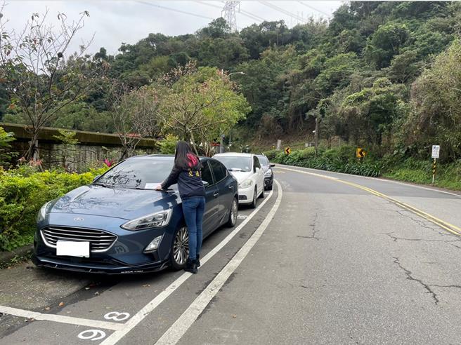 汐止区汐万路3段路边停车格将从2月起收费，费率为每次60元。（新北市交通局提供／吕健豪新北传真）