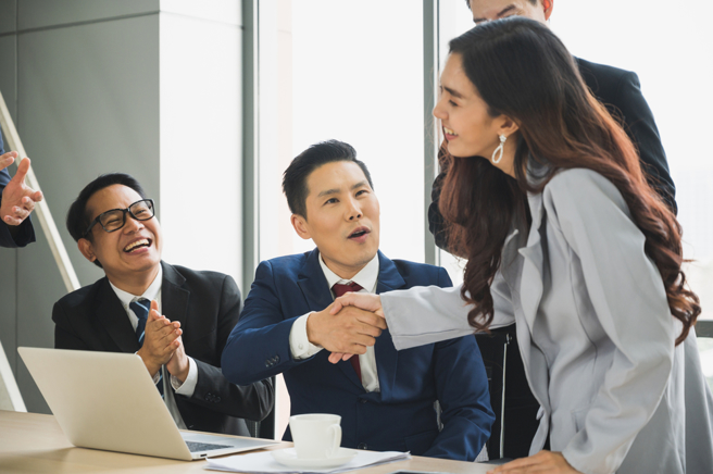 生肖雞做事有膽量，進入上半年貴人力量強，職場上的表現令人刮目相看。（示意圖： shutterstock／達志）