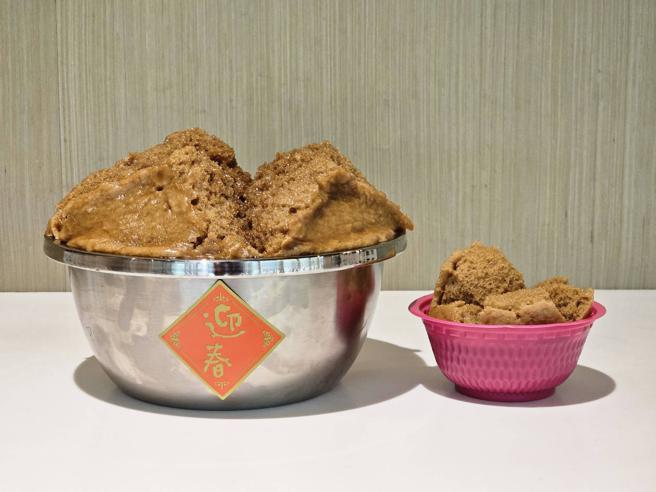 大潤發祭出約2.7公斤重的特大發糕，499元。（大潤發提供）