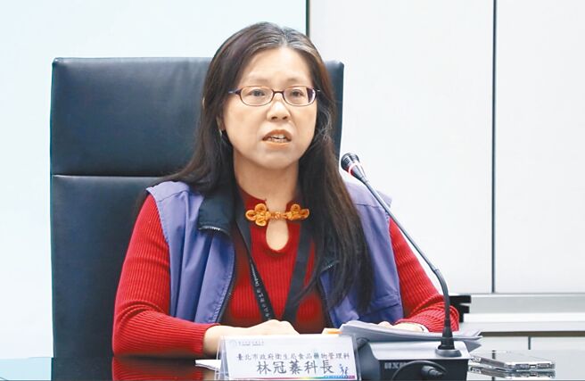 台北市衛生局年前到賣場、傳統市場、餐廳、食品行、小吃店等地點抽驗182件年節食品，結果有20件不符規定，不符規定產品都已要求下架，如來源屬外縣市則移請所轄縣市衛生局處理。（台北市衛生局提供／蔡佩珈台北傳真）