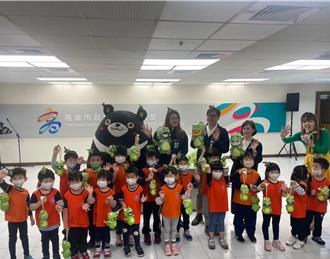 高雄超Ｑ「小萌龍呆腦獸」小提燈亮相 發放資訊看這邊