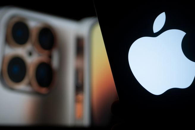 2024惨遭华为、三星狠甩！  iPhone大陆雪崩跌幅首曝光。(图:shutterstock/达志)