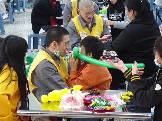 苗栗看守所30日举办面对面恳亲活动。（苗栗看守所提供／谢明俊苗栗传真）