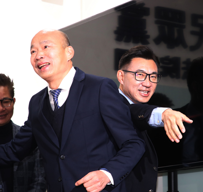 国民党立法院正副院长参选人韩国瑜（左）及江启臣（右）。（资料照,刘宗龙摄）