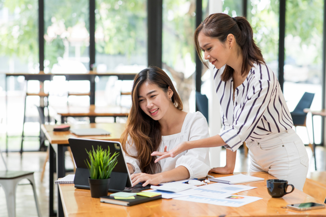 雙子、天秤、射手、水瓶4星座學習能力強，做人圓滑會溝通，人生不易走下坡路。（示意圖： shutterstock／達志）