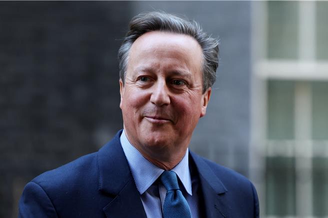 英國外交大臣卡麥隆（David Cameron）暗示英國可能很快承認巴勒斯坦國後，英國政府堅稱對中東和平進程的立場保持不變。（路透社）