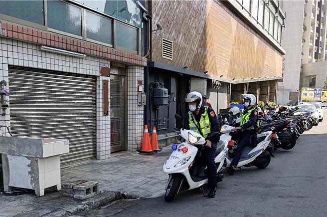 台中市警局针对市民或外侨在春节期间出游，开放有需求民眾申请居家安全维护工作，透过增设临时巡逻箱及加强巡逻方式，守护民眾外出期间住家安全。（警方提供／王煌忠台中传真）